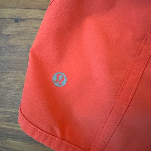 Lululemon Tracker Shorts, Size 8 - Picture 3 of 4